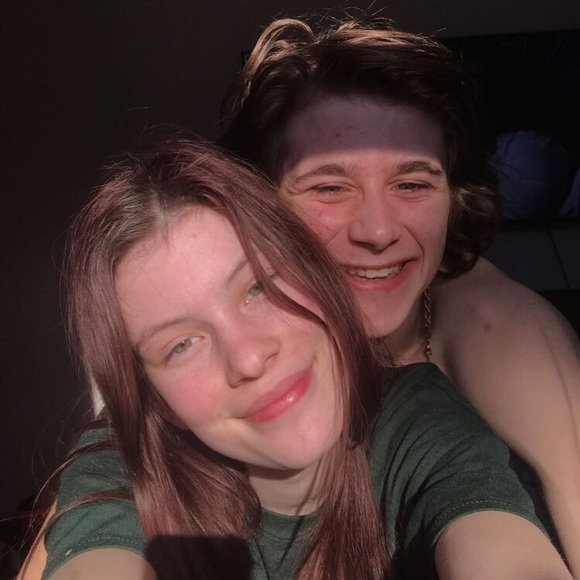 hi I’m evelyn:) - Picture 2 of 4